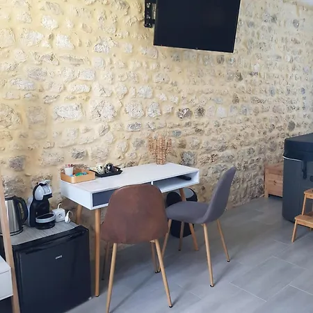 Le Clos Des Lys - Avec Jacuzzi - Nemours B&B 3*