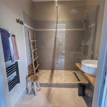 B&B Le Clos Des Lys - Avec Jacuzzi - Nemours
